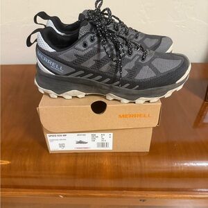 Merrell size 8.5 waterproof hiking sneaker